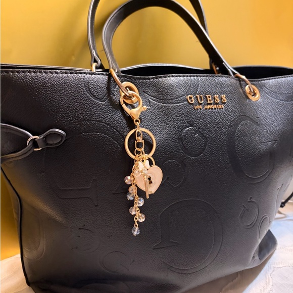 Guess Melrose Ave tote bag in black - Picture 3 of 11